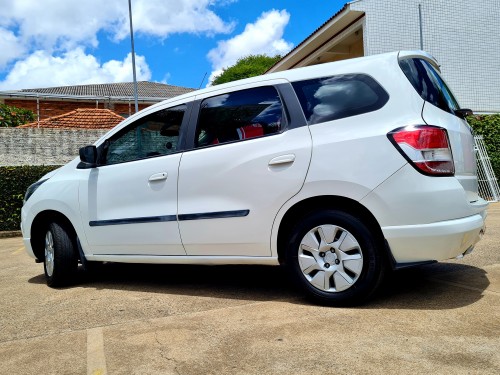 Foto do veículo GM - Chevrolet SPIN LT 1.8 8V Econo.Flex 5p Mec. 2016/2015 ID: 86749