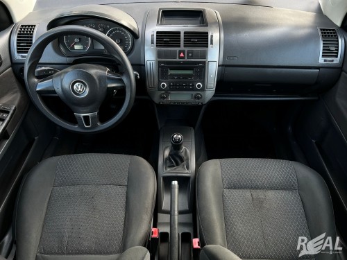 Foto do veículo VW - VolksWagen Polo Sed./Sed. COMF. 2.0/2.0 Flex 8V 4p 2012/2011 ID: 88477