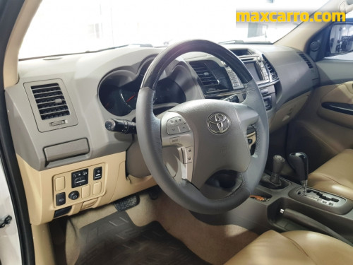 Foto do veículo Toyota Hilux SW4 SRV 4x4 4.0 V6 24V Aut. 2013/2012 ID: 88925
