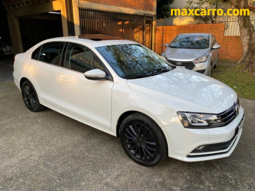 Foto do veículo VW - VolksWagen JETTA Highline 2.0 TSI 16V 4p Tiptronic 2017/2017 ID: 89138