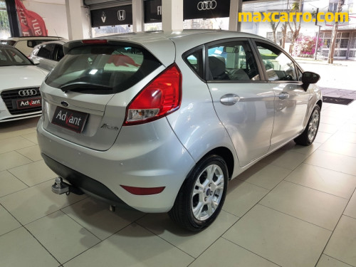 Foto do veículo Ford Fiesta 1.6 16V Flex Aut. 5p 2015/2014 ID: 89201