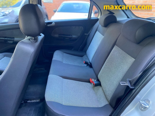Foto do veículo VW - VolksWagen Gol Trendline 1.6 T.Flex 8V 5p 2013/2013 ID: 89473