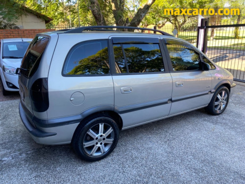 Foto do veículo GM - Chevrolet Zafira Elite 2.0 MPFI 16v 136cv 5p 2005/2005 ID: 89487