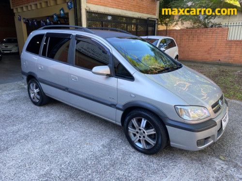 Foto do veículo GM - Chevrolet Zafira Elite 2.0 MPFI 16v 136cv 5p 2005/2005 ID: 89487