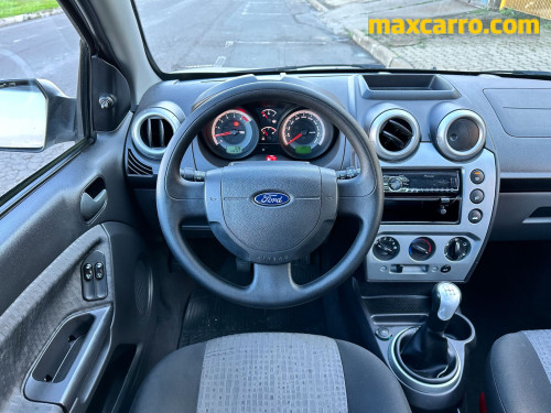 Foto do veículo Ford Fiesta 1.6 Se Sedan 8v Flex 4p Manual 2014/2013 ID: 89508