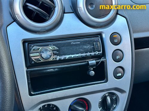 Foto do veículo Ford Fiesta 1.6 Se Sedan 8v Flex 4p Manual 2014/2013 ID: 89508