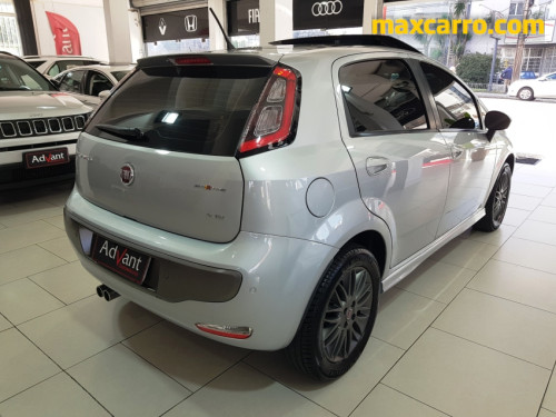 Foto do veículo Fiat Punto Sporting Dualogic 1.8 Flex 16V 5p 2016/2015 ID: 89534