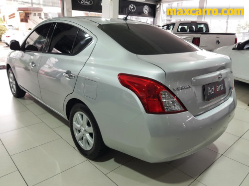 Foto do veículo Nissan VERSA SL 1.6 16V FlexStart 4p Mec. 2014/2013 ID: 89546