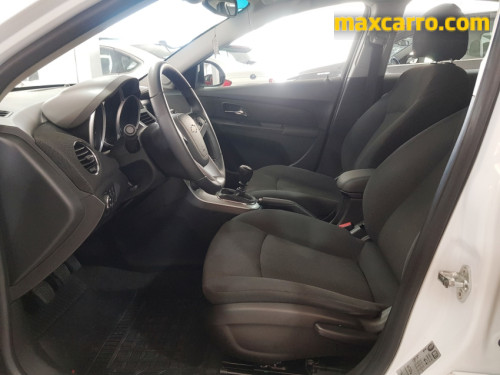 Foto do veículo GM - Chevrolet CRUZE HB Sport LT 1.8 16V FlexP. 5p Mec 2014/2014 ID: 89604