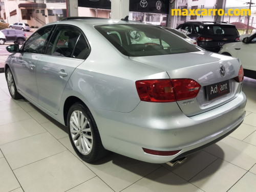 Foto do veículo VW - VolksWagen JETTA Highline 2.0 TSI 16V 4p Tiptronic 2013/2012 ID: 89625