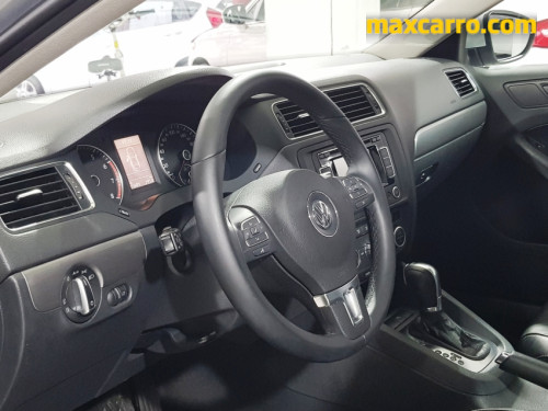 Foto do veículo VW - VolksWagen JETTA Highline 2.0 TSI 16V 4p Tiptronic 2013/2012 ID: 89625