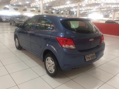 Foto do veículo GM - Chevrolet ONIX HATCH LS 1.0 8V FlexPower 5p Mec. 2016/2016 ID: 84456