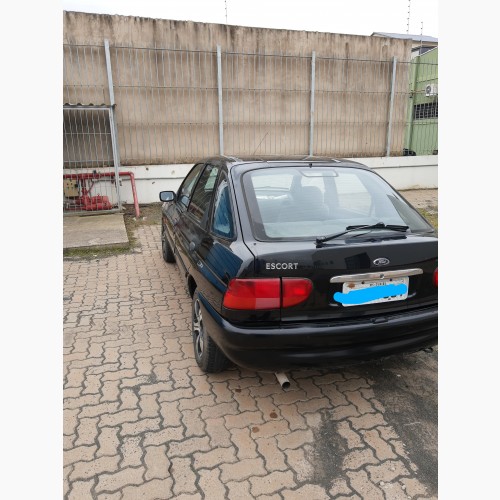 Foto do veículo Ford Escort GL 1.6 MPI 2001/2000 ID: 84664