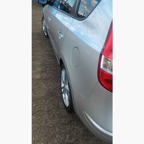 Foto do veículo Hyundai i30cw 2.0 16V 145cv Aut. 5p 2011/2010 ID: 85710
