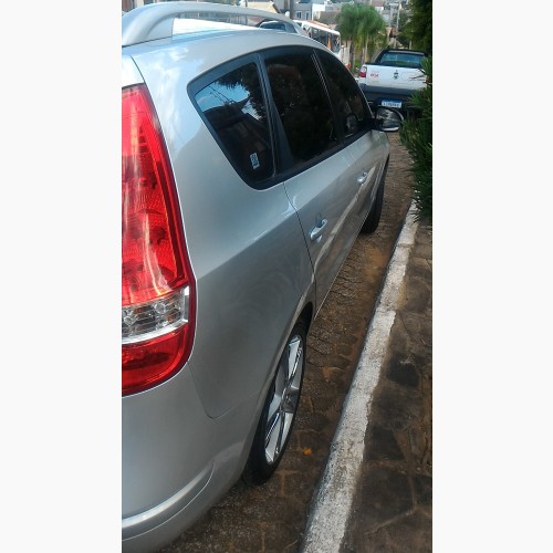 Foto do veículo Hyundai i30cw 2.0 16V 145cv Aut. 5p 2011/2010 ID: 85710