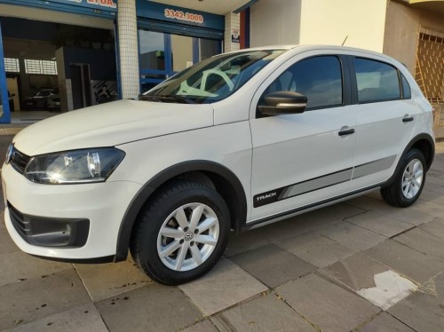 Foto do veículo VW - VolksWagen Gol TRACK 1.0 Mi Total Flex 8V 4p 2015/2014 ID: 86053