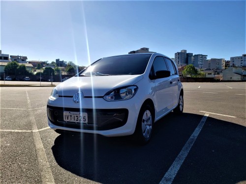 Foto do veículo VW - VolksWagen up! take 1.0 Total Flex 12V 5p 2015/2014 ID: 86601