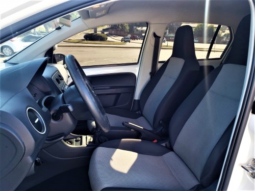 Foto do veículo VW - VolksWagen up! take 1.0 Total Flex 12V 5p 2015/2014 ID: 86601