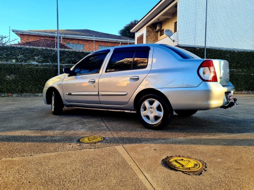 Foto do veículo Renault Clio Sed. Privilège Hi-Flex 1.6 16V 4p 2007/2007 ID: 86671