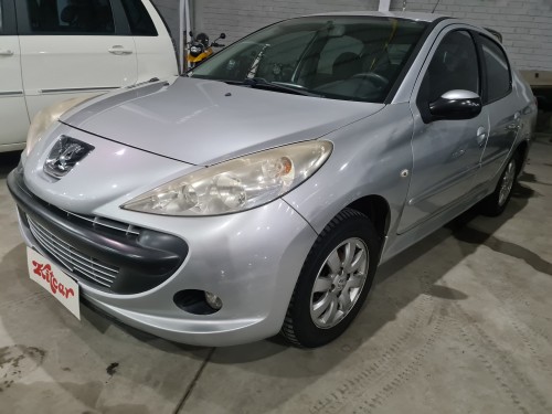 Foto do veículo Peugeot 207 Sedan Passion XR 1.4 Flex 8V 4p 2011/2010 ID: 86817