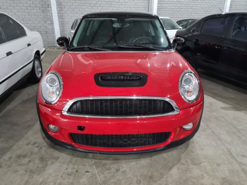 Foto do veículo MINI COOPER S 1.6 Aut. 2010/2009 ID: 86834