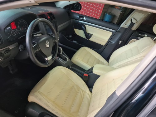 Foto do veículo VW - VolksWagen JETTA 2.5 20V 150/170cv Tiptronic 2008/2007 ID: 86835