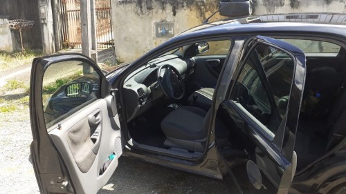 Foto do veículo GM - Chevrolet Corsa Sed.Prem. 1.0/ 1.0 FlexPower 8V 4p 2005/2004 ID: 86882