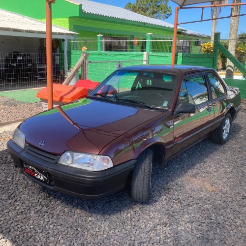 Foto do veículo GM - Chevrolet Monza Classic SE 2.0 /MPFI e EFI 2p e 4p 1994/1994 ID: 87385
