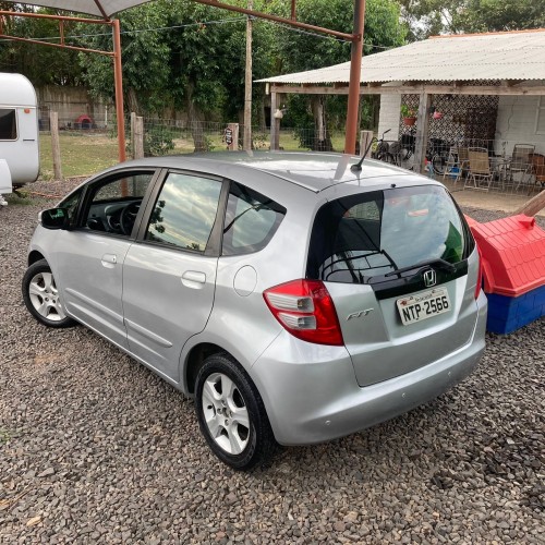 Foto do veículo Honda Fit LX 1.5 Flexone 16V 5p Aut. 2010/2010 ID: 87397