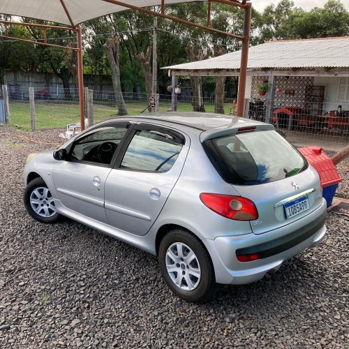 Foto do veículo Peugeot 207 XR 1.4 Flex 8V 5p 2010/2010 ID: 87404