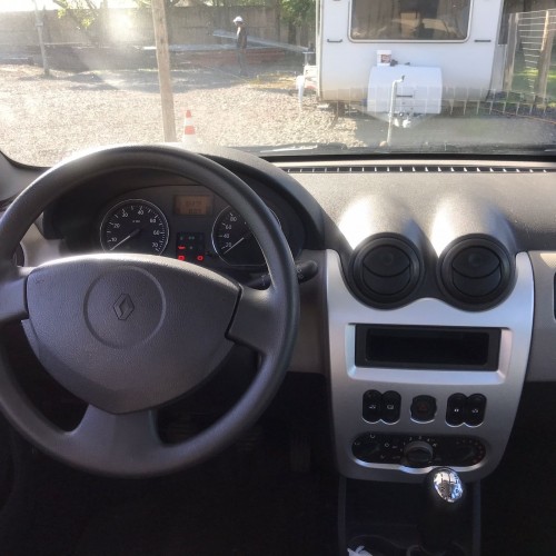 Foto do veículo Renault SANDERO Authentique Hi-Flex 1.6 8V 5p 2009/2009 ID: 87406
