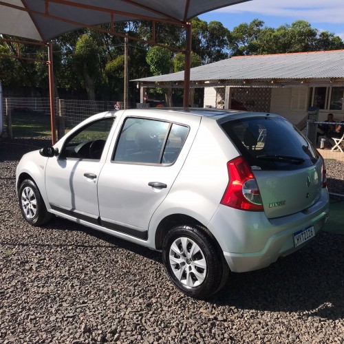 Foto do veículo Renault SANDERO Authentique Hi-Flex 1.6 8V 5p 2009/2009 ID: 87406