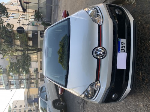 Foto do veículo VW - VolksWagen up! move 1.0 TSI Total Flex 12V 5p 2018/2017 ID: 87648