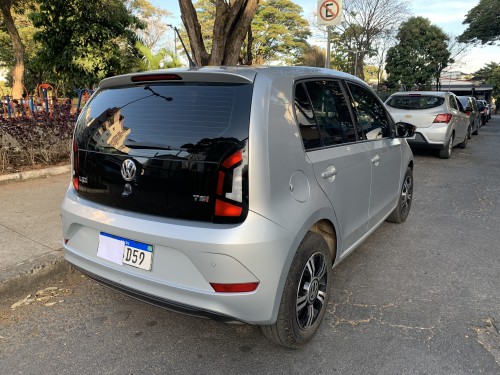 Foto do veículo VW - VolksWagen up! move 1.0 TSI Total Flex 12V 5p 2018/2017 ID: 87648