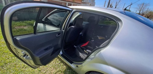 Foto do veículo Renault Megane Sedan Dynamique Hi-Flex 1.6 16V 2010/2009 ID: 87794