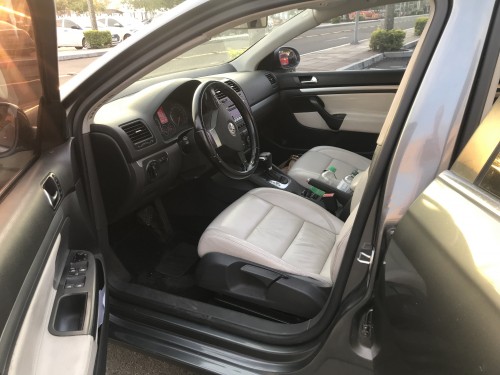Foto do veículo VW - VolksWagen JETTA 2.5 20V 150/170cv Tiptronic 2009/2009 ID: 88387