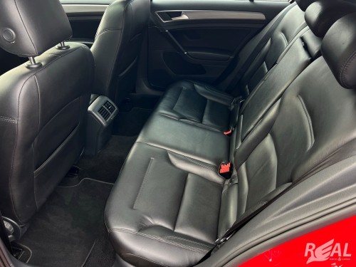 Foto do veículo VW - VolksWagen Golf Comfortline 1.4 TSI 140cv Aut. 2015/2014 ID: 88479