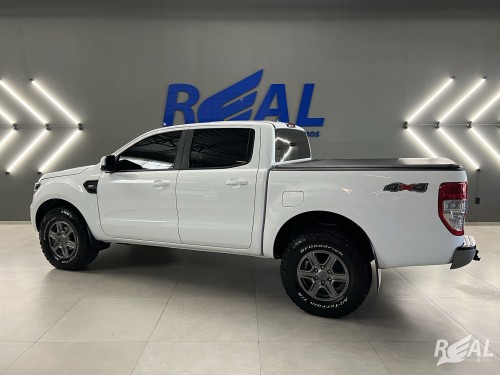 Foto do veículo Ford Ranger XLS 2.2 4x4 CD Diesel Mec. 2020/2019 ID: 88520