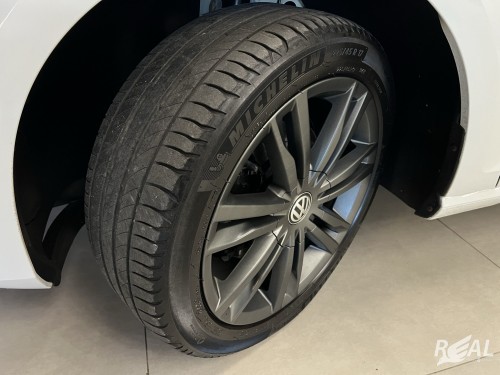 Foto do veículo VW - VolksWagen Golf Highline 1.4 TSI Total Flex Aut. 2014/2013 ID: 88522