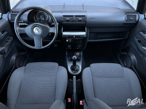 Foto do veículo VW - VolksWagen Fox 1.0 Mi Total Flex 8V 5p 2010/2009 ID: 88570