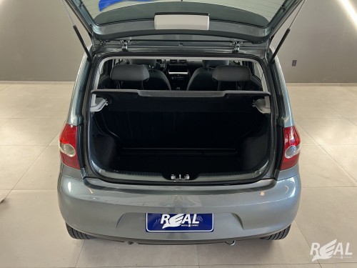 Foto do veículo VW - VolksWagen Fox 1.0 Mi Total Flex 8V 5p 2010/2009 ID: 88570