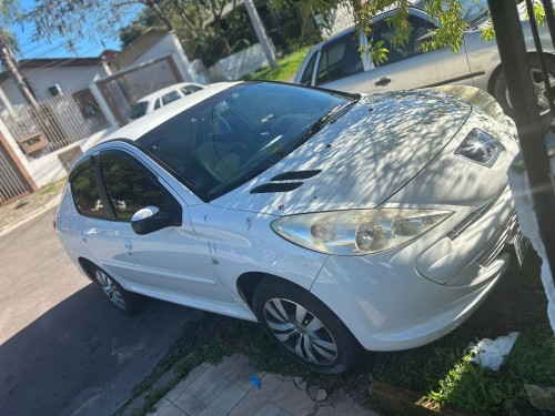 Foto do veículo Peugeot 207 Sedan Passion XR 1.4 Flex 8V 4p 2013/2013 ID: 88614