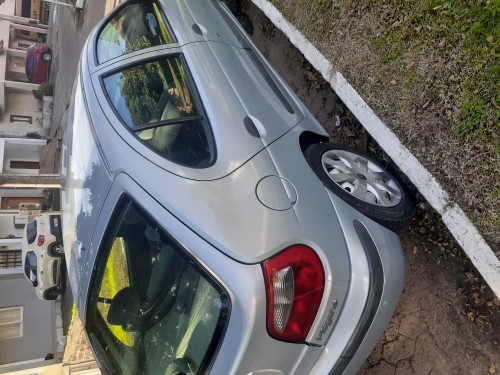 Foto do veículo Renault Megane Hatch RN 1.6 2003/2003 ID: 88642