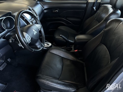 Foto do veículo Mitsubishi OUTLANDER 2.0 16V 160cv Aut. 2013/2012 ID: 88674