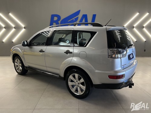 Foto do veículo Mitsubishi OUTLANDER 2.0 16V 160cv Aut. 2013/2012 ID: 88674