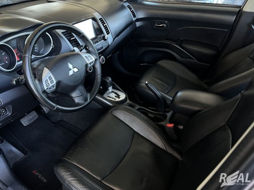 Foto do veículo Mitsubishi OUTLANDER 2.0 16V 160cv Aut. 2013/2012 ID: 88674