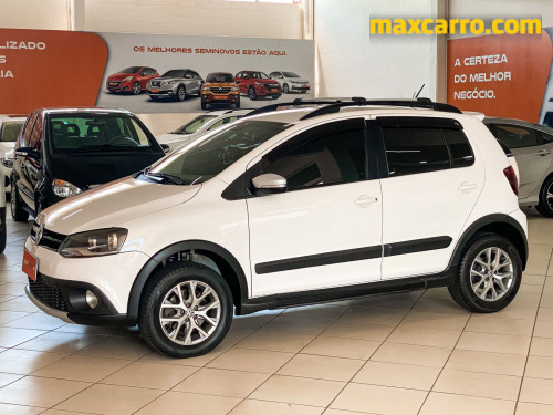 VW - VolksWagen CROSSFOX 1.6 Mi Total Flex 8V 5p VW - VolksWagen CROSSFOX 1.6 Mi Total Flex 8V 5p 2014/2014