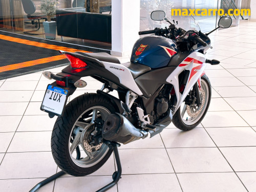 Foto do veículo HONDA CBR 250R 2012/2012 ID: 89665