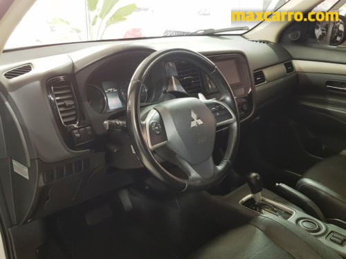 Foto do veículo Mitsubishi OUTLANDER 2.0 16V 160cv Aut. 2015/2014 ID: 89676