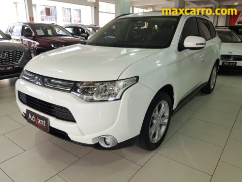 Mitsubishi OUTLANDER 2.0 16V 160cv Aut. Mitsubishi OUTLANDER 2.0 16V 160cv Aut. 2015/2014